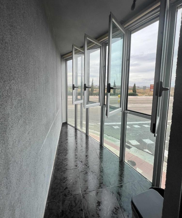 Murohouse Apartamento Con Piscina Zaragoza Luaran gambar